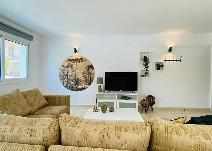 Serena\'S 2-Br Apartment In Larnaca